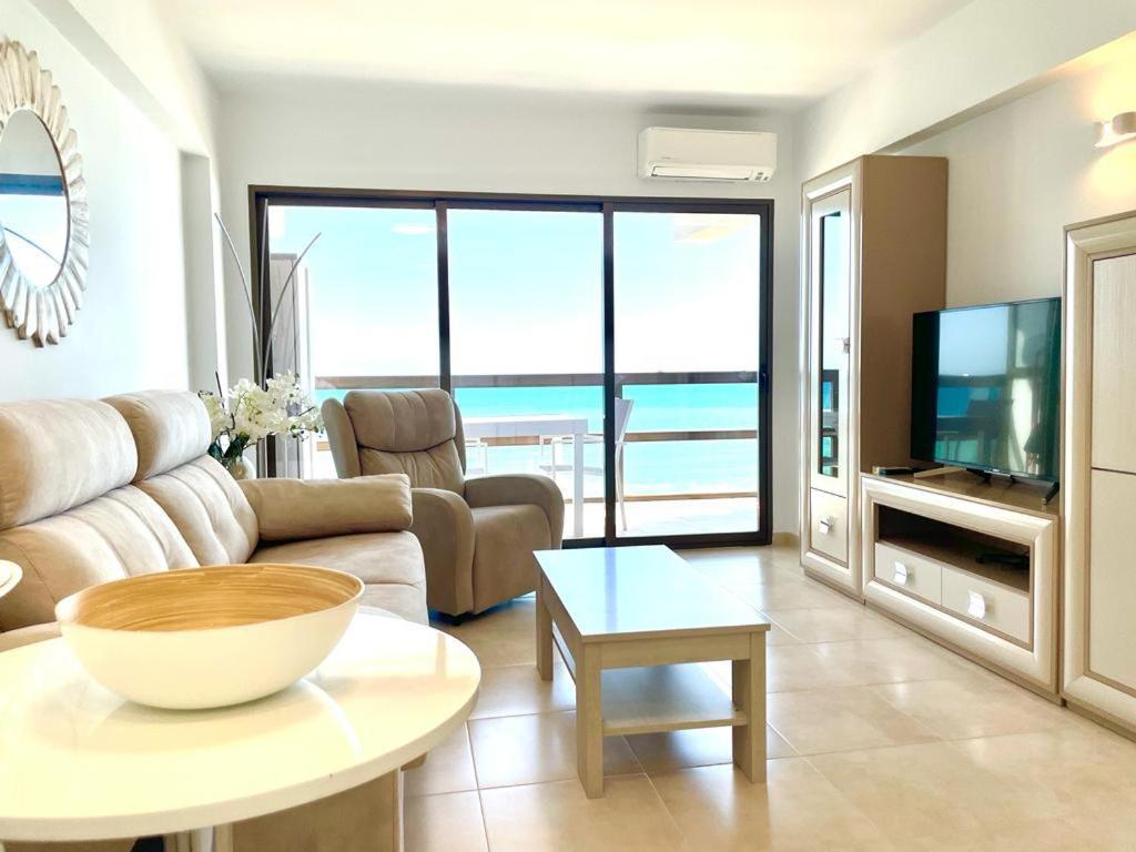 Calpemar 8 Sea View First Line Arenal Beach المظهر الخارجي الصورة